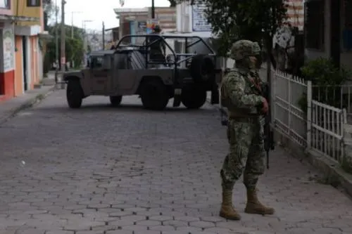 En operativo Semar, PGR y SSP habrían asegurado a dos huachicoleros en Almecatla
