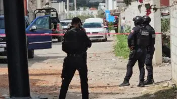 Matan a balazos a un hombre dentro de su camioneta en Amozoc
