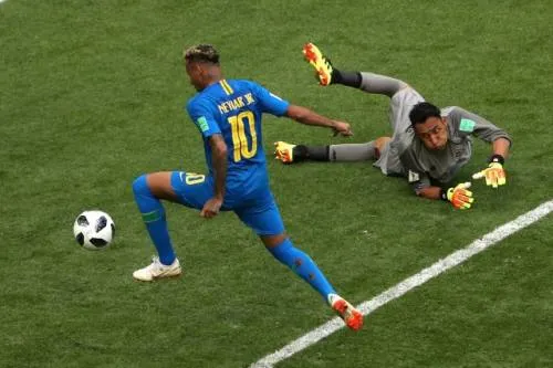 Brasil supera a una Costa Rica que vendió cara su derrota