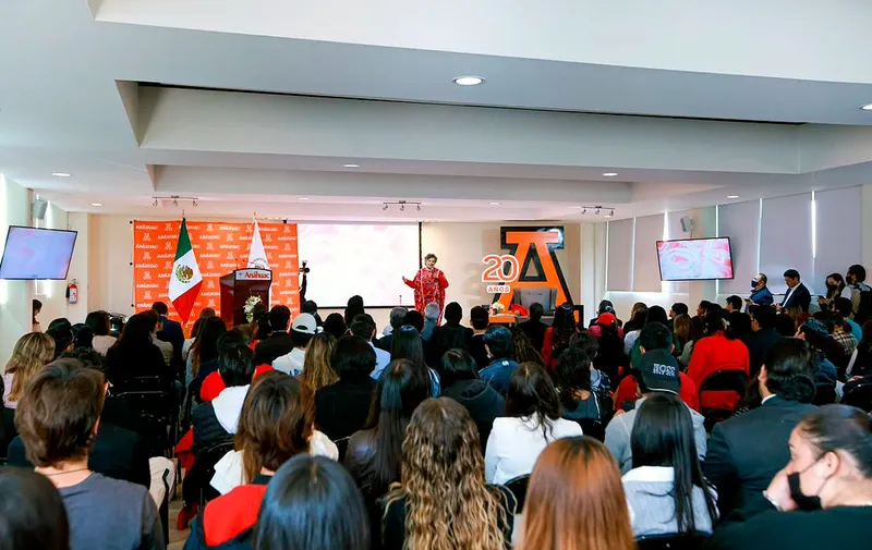beatriz-paredes-universidad-anahuac-puebla