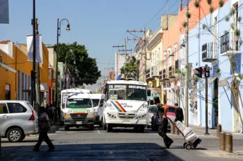 Hay más de 3 mil concesiones de transporte público con irregularidades en Puebla; solo revocarán 840