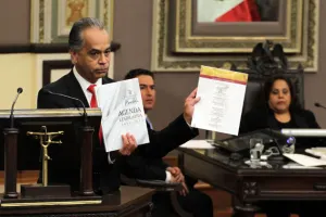 Video de escasos minutos presenta una atrasada agenda legislativa