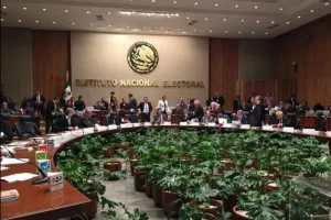 Con letra ?V? y nacidos en enero, funcionarios de casilla: INE
