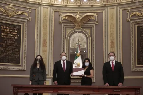 Secretario de Gobernación entrega a diputados el II Informe de Labores de MBH