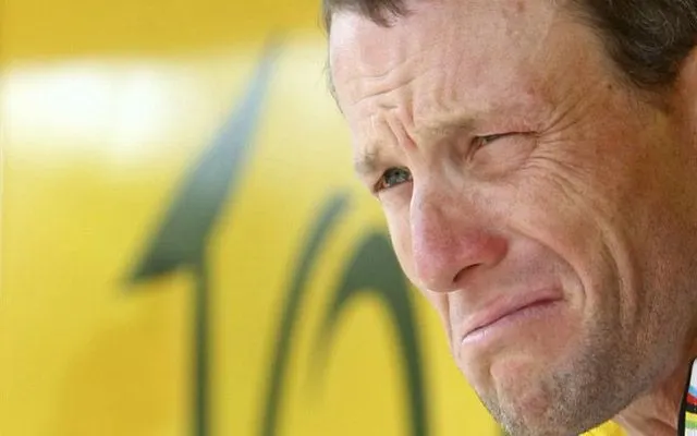 Piden a Armstrong devolver ganancias del Tour de Francia