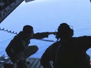 Reanudan búsqueda de cajas negras del avión de EgyptAir