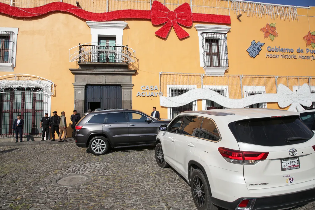 Historias negras de la sucesión en Casa Puebla