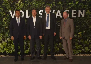 RMV se reúne con presidente ejecutivo de VW