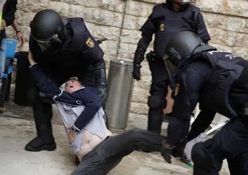 Suman 844 heridos por represión en Cataluña