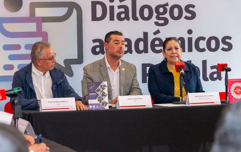 Ibero Puebla se reúne con diputados locales en "Diálogos Académicos"