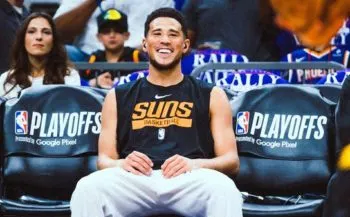 Devin Booker firma extensión de contrato con Phoenix Suns por 2 años y 145 mdd