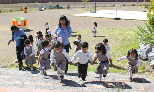 Contacto con la naturales de vital importancia para el desarrollo de los niños: Martínez González