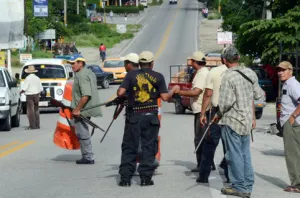 Inconformes de Guerrero liberan a autoridades luego de acuerdos