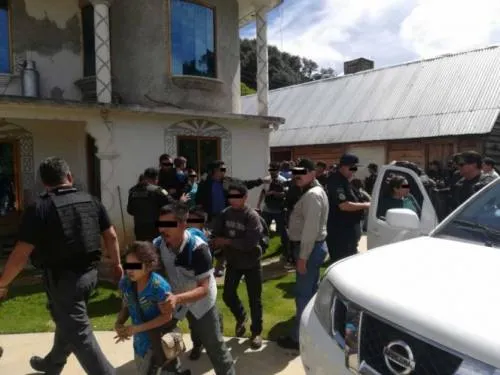 Rescatan a 22 migrantes de casa de seguridad en Chiapas