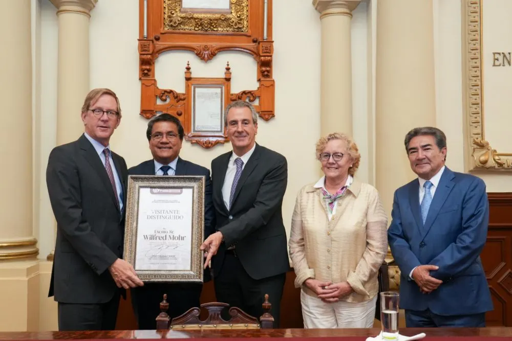 Ayuntamiento de Puebla reconoce al embajador de Países Bajos como visitante distinguido