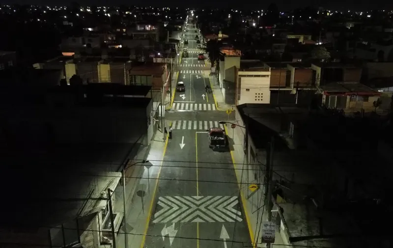 Entrega Pepe Chedraui pavimentación de la calle Venustiano Carranza