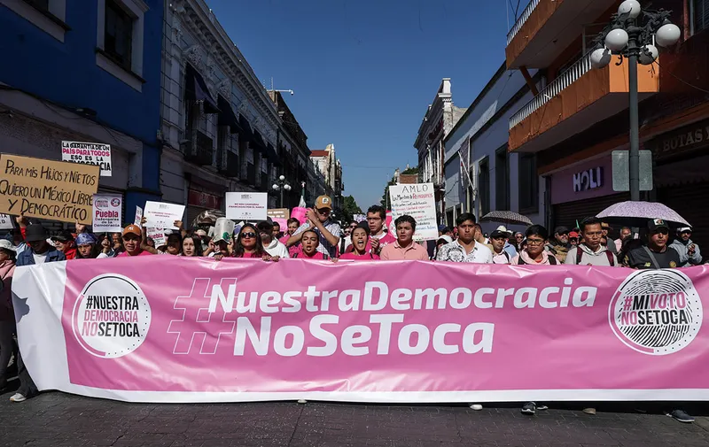 marcha-por-nuestra-democracia-pue