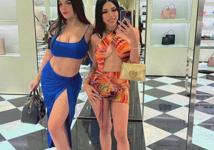 Karely y Yeri Mua