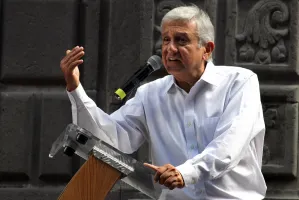 Pagan a AMLO hasta 20 mil dólares por conferencia en Guerrero