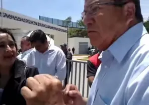 Diputado priista es captado insultando y a punto de los golpes en Teziutlán