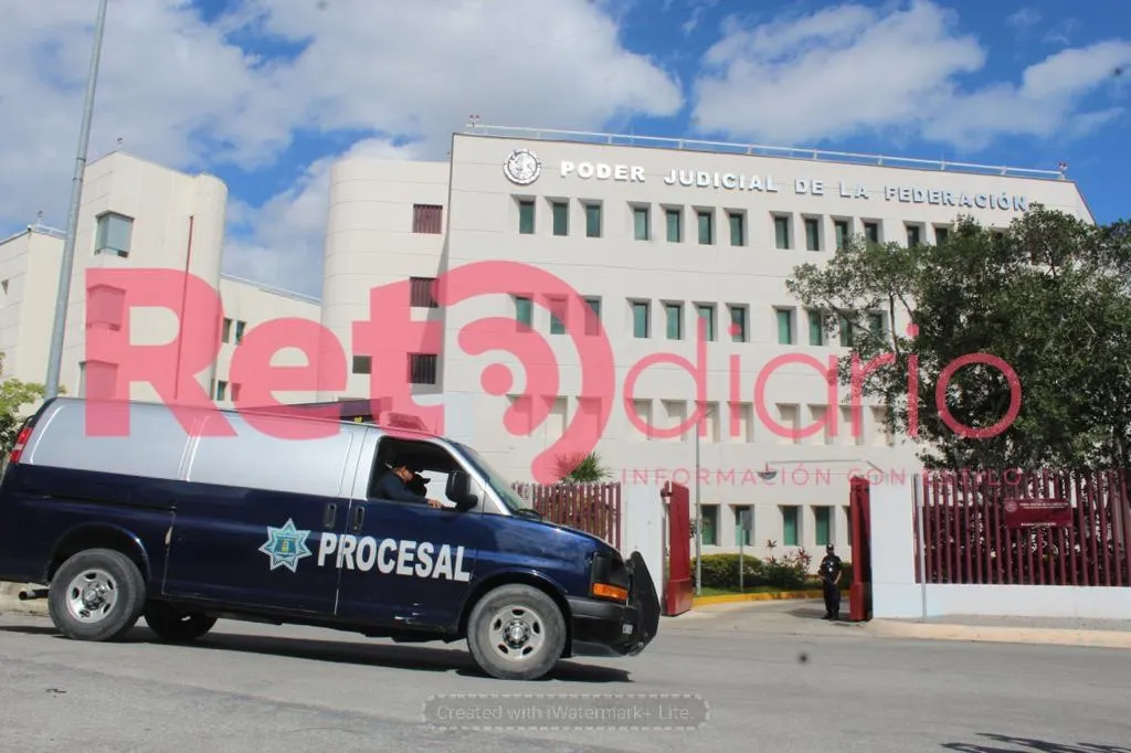 Llega MMT a su primera audiencia (FOTOS Y VIDEO)