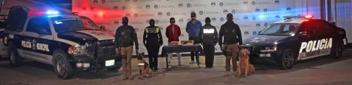 Recuperó policía municipal de Puebla una camioneta robada y detuvo a dos probables responsables