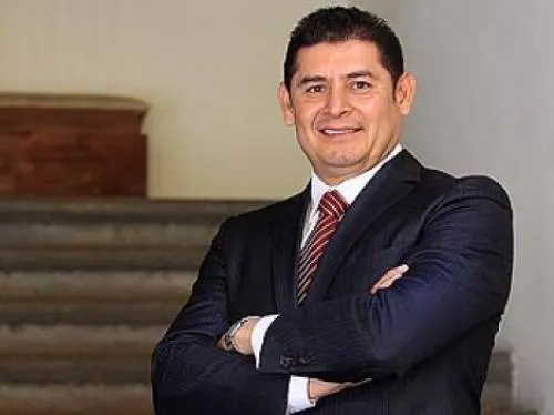 Armenta, casi fuera del PRI y en Morena no lo quieren aceptar
