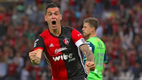 Atlas vence a Puebla y aleja el espectro del descenso
