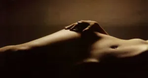 Ver mujeres desnudas podría desarrollar la inteligencia del hombre