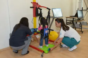 Alumnos de fisioterapia de la BUAP trabajan por la prevención en Puebla