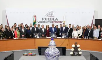 Con certificado geográfico, Gobierno estatal preserva identidad de esferas de Chignahuapan