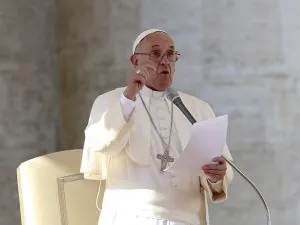 Deplora Papa filtración de documentos; seguirá con reformas