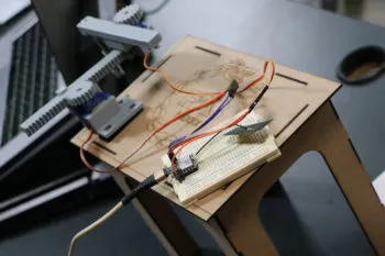 Académico Ibero Puebla crea sistema de control remoto con IA