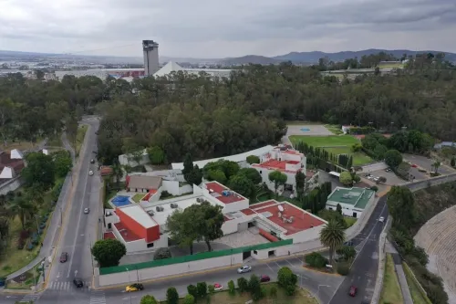 Miguel Barbosa inició con el desmantelamiento de Casa Puebla