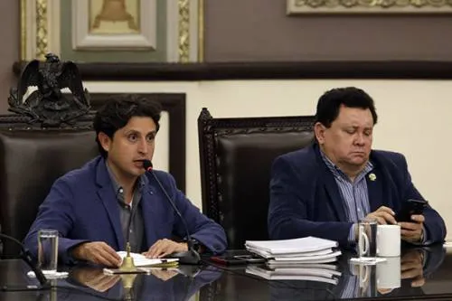 La Ultima Locura de Manolín, Shilinsky y el Porno Diputado