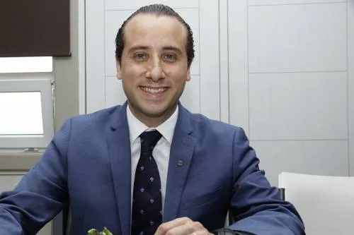 Mario Riestra le pone el cascabel al gato