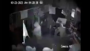Dan cortinazo a negocio de baterías en Cholula y roban 50 mil pesos en mercancía