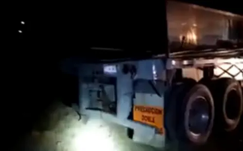 Comando armado intenta robar tractocamión con 10 toneladas de varilla