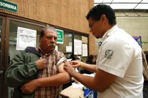 IMSS atiende a población haciendo milagros; existe déficit de 1500 plazas: JTC