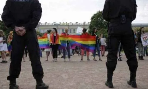 Trump dará 6 meses al Pentágono para implementar prohibición a transexuales
