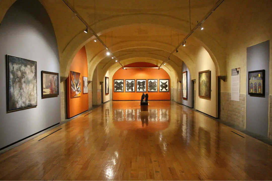 Exhibe gobierno estatal obras pictóricas del vanguardismo mexicano