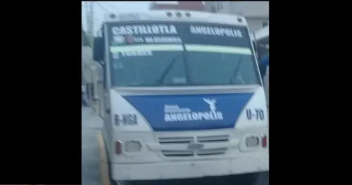Roban autobús Ruta Angelópolis y abandonan a chofer en la zona de Outlet