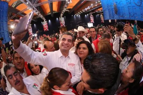 Ochoa Reza desestima encuestas que carecen de credibilidad