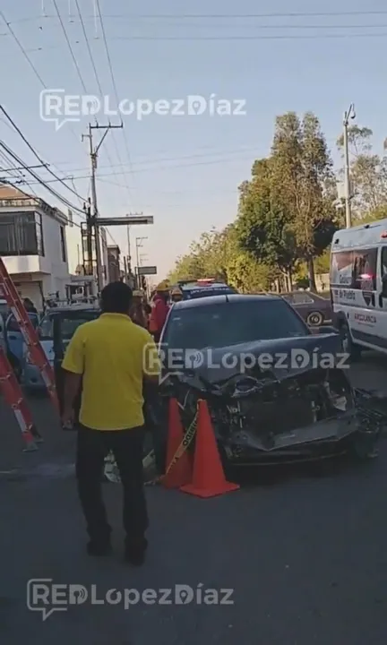 Se registra aparatoso accidente atrás de Parque Ecológico