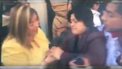Sanciona juez a directora y a su hijo por agresión a reporteros; deberán pedir disculpas públicas