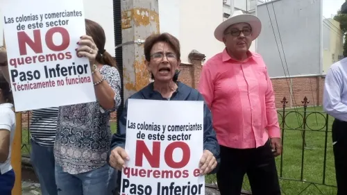 Vecinos exigen cancelación del paso inferior en Calzada Zavaleta-Camino Real