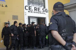 Custodios piden renuncia de director del penal de San Pedro Cholula