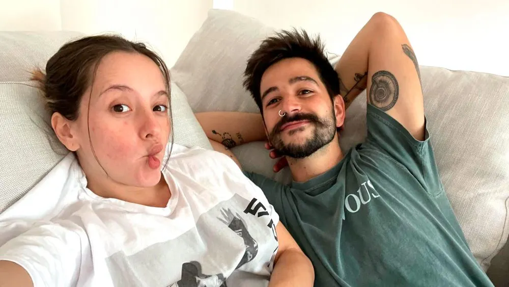 Evaluna comparte foto de Camilo bañándose