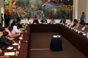 Relación respetuosa y transparente acuerdan la SGG y el PT