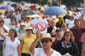 Padres de familia del CENHCH pide a EPN frenar la rueda